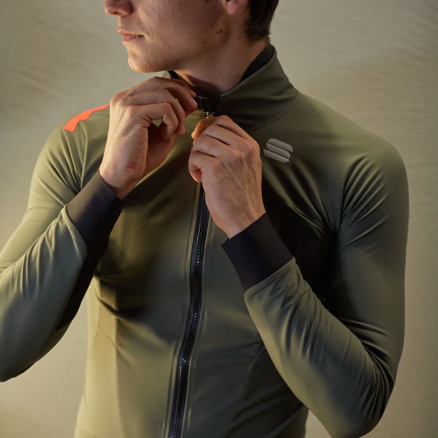 Impressie afbeelding 2 van FIANDRE PRO JACKET Impressie afbeelding 2 van FIANDRE PRO JACKET