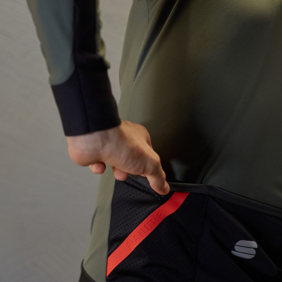 Impressie afbeelding 4 van FIANDRE PRO JACKET Impressie afbeelding 4 van FIANDRE PRO JACKET