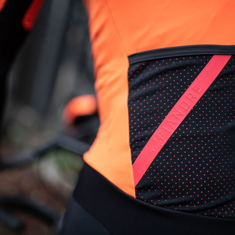 Impressie afbeelding 1 van FIANDRE PRO JACKET Impressie afbeelding 1 van FIANDRE PRO JACKET