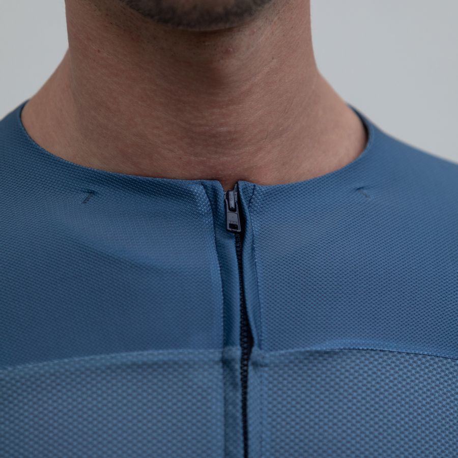Impressie afbeelding 7 van BODYFIT PRO LIGHT JERSEY Impressie afbeelding 7 van BODYFIT PRO LIGHT JERSEY