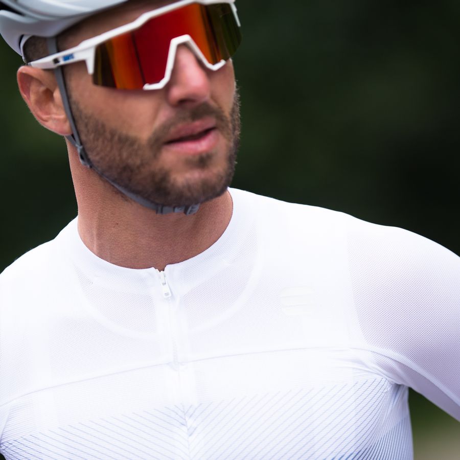 Impressie afbeelding 5 van BODYFIT PRO EVO JERSEY Impressie afbeelding 5 van BODYFIT PRO EVO JERSEY