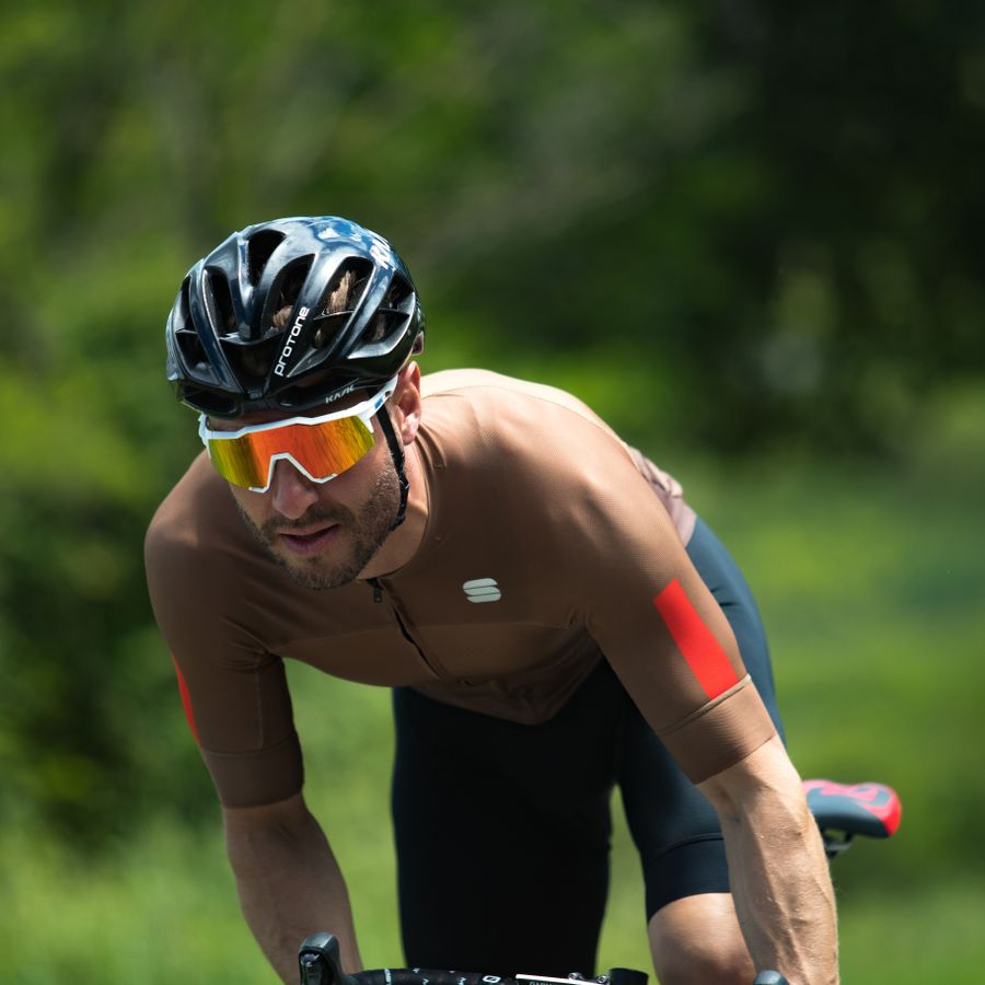 Impressie afbeelding 1 van BODYFIT PRO EVO JERSEY Impressie afbeelding 1 van BODYFIT PRO EVO JERSEY