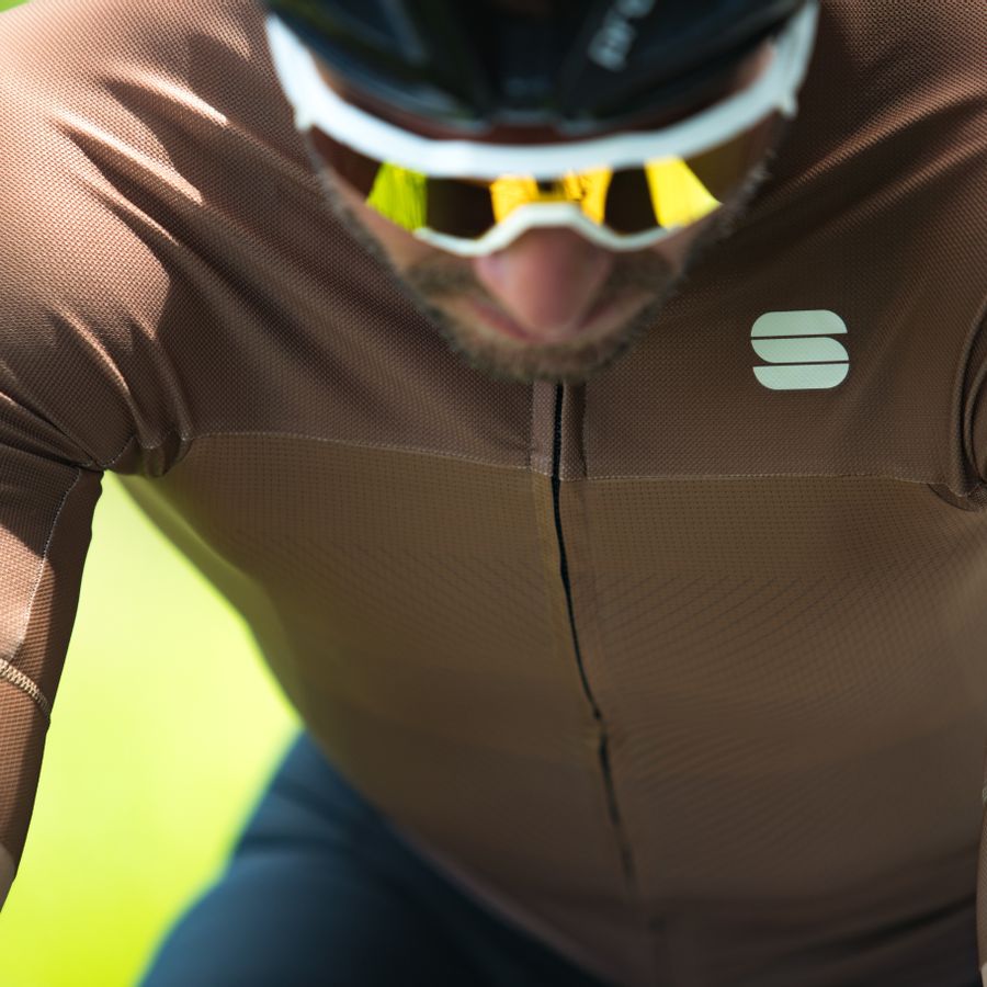 Impressie afbeelding 3 van BODYFIT PRO EVO JERSEY Impressie afbeelding 3 van BODYFIT PRO EVO JERSEY