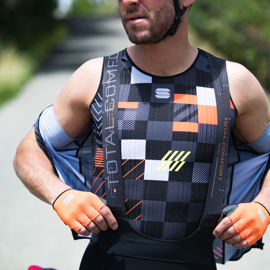 Impressie afbeelding 3 van TOTAL COMFORT BIBSHORT Impressie afbeelding 3 van TOTAL COMFORT BIBSHORT