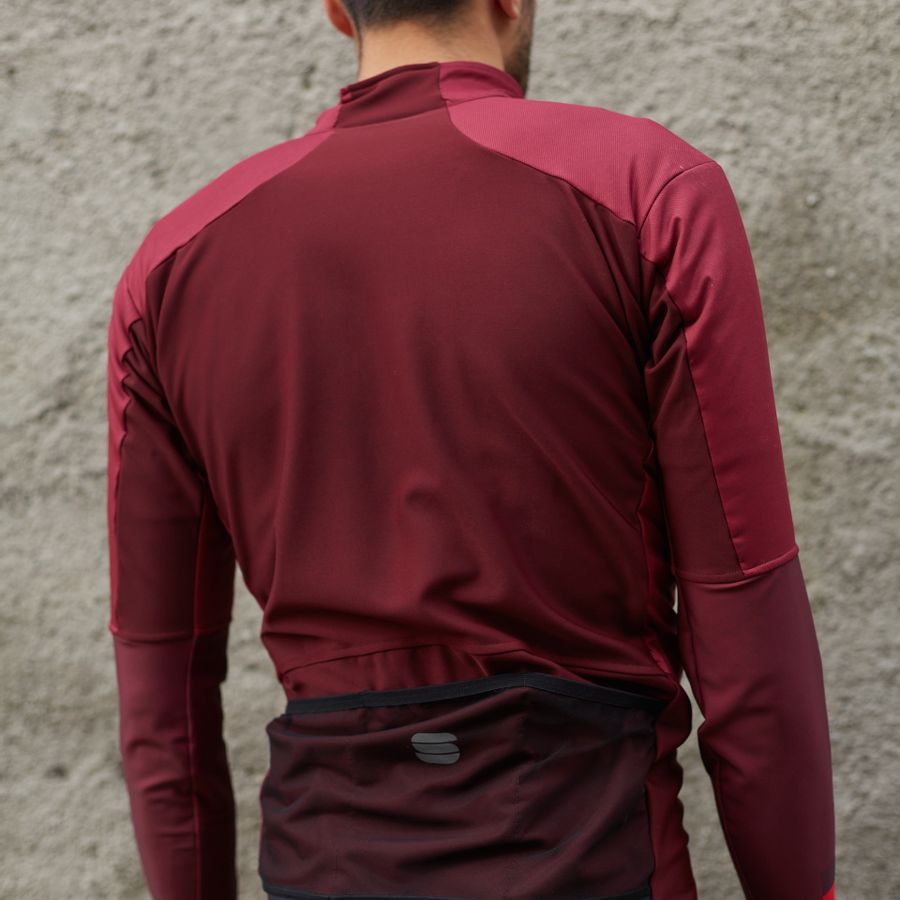 Impressie afbeelding 2 van BODYFIT PRO JACKET Impressie afbeelding 2 van BODYFIT PRO JACKET