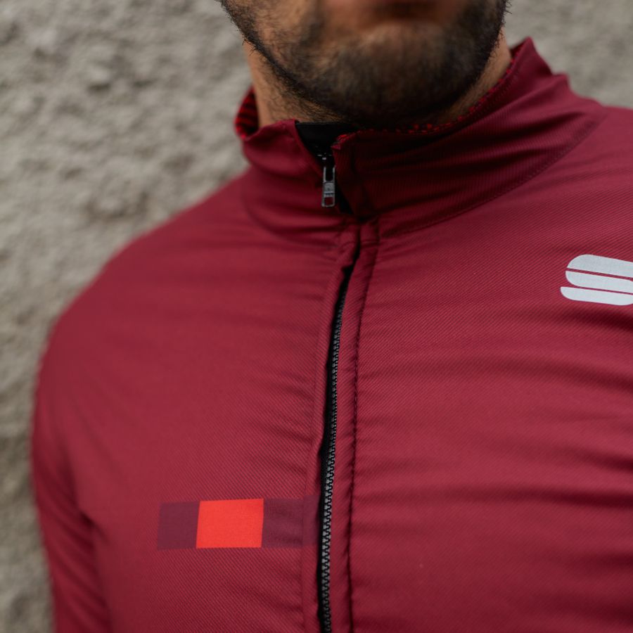 Impressie afbeelding 3 van BODYFIT PRO JACKET Impressie afbeelding 3 van BODYFIT PRO JACKET