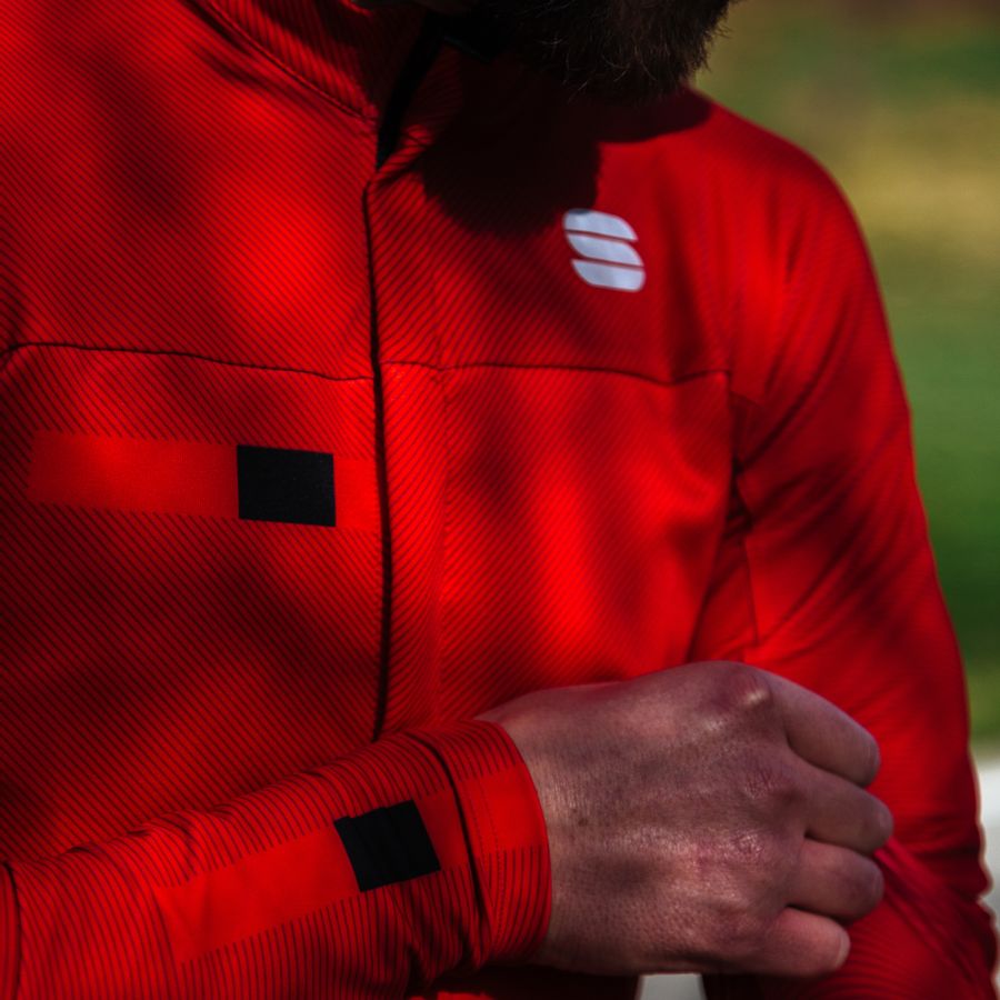 Impressie afbeelding 1 van BODYFIT PRO THERMAL JERSEY Impressie afbeelding 1 van BODYFIT PRO THERMAL JERSEY