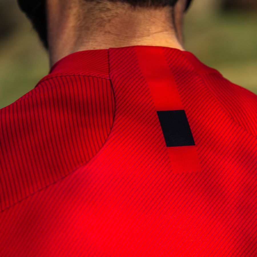 Impressie afbeelding 3 van BODYFIT PRO THERMAL JERSEY Impressie afbeelding 3 van BODYFIT PRO THERMAL JERSEY