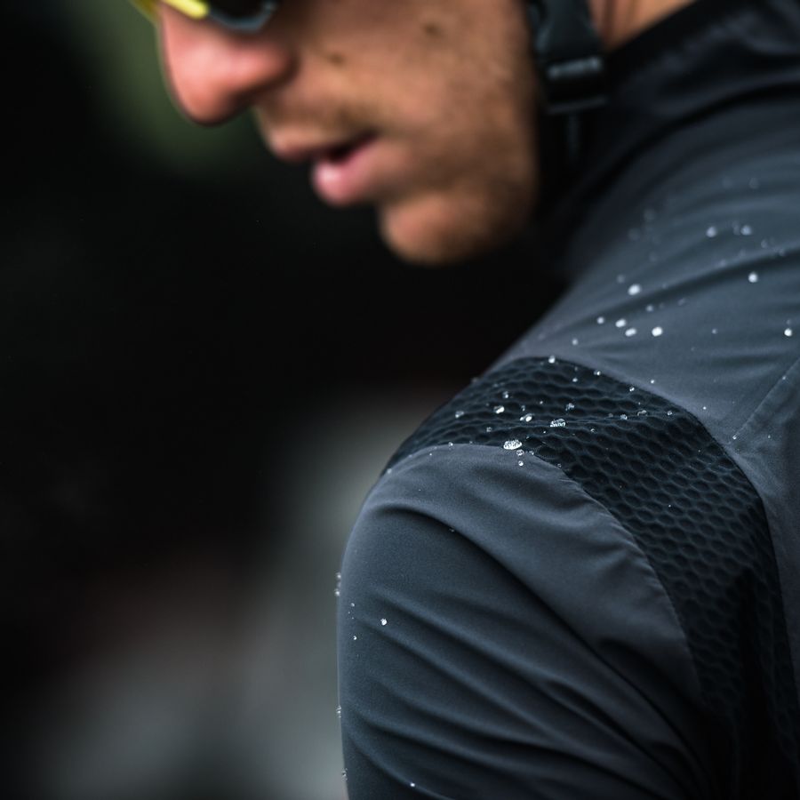 Impressie afbeelding 2 van AQUA PRO JACKET Impressie afbeelding 2 van AQUA PRO JACKET