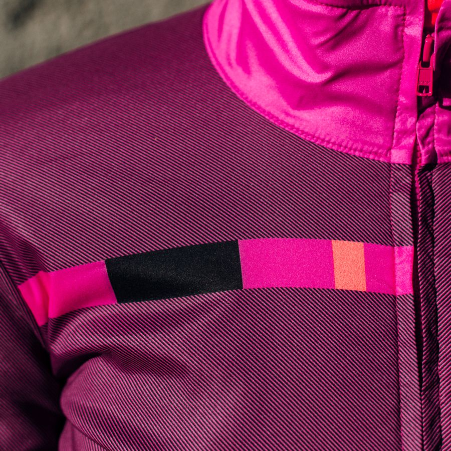Impressie afbeelding 1 van BODYFIT PRO W JACKET Impressie afbeelding 1 van BODYFIT PRO W JACKET