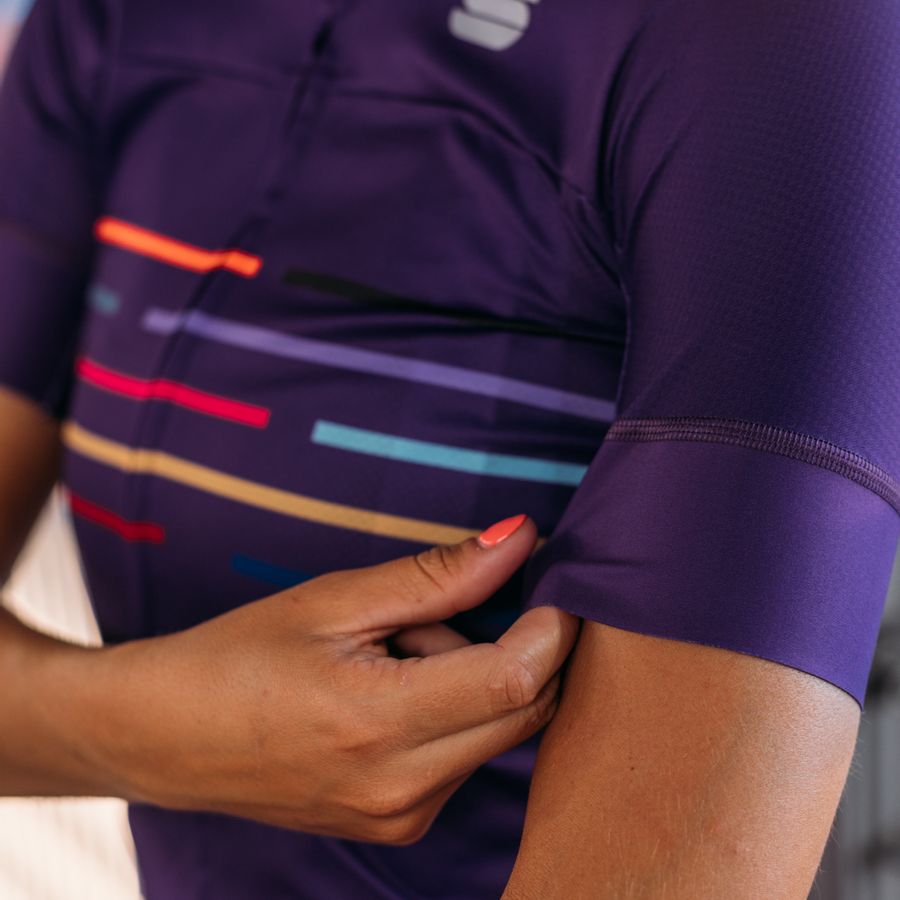Impressie afbeelding 5 van VELODROME W SHORT SLEEVE JERSEY Impressie afbeelding 5 van VELODROME W SHORT SLEEVE JERSEY