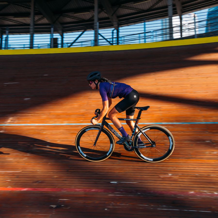 Impressie afbeelding 6 van VELODROME W SHORT SLEEVE JERSEY Impressie afbeelding 6 van VELODROME W SHORT SLEEVE JERSEY
