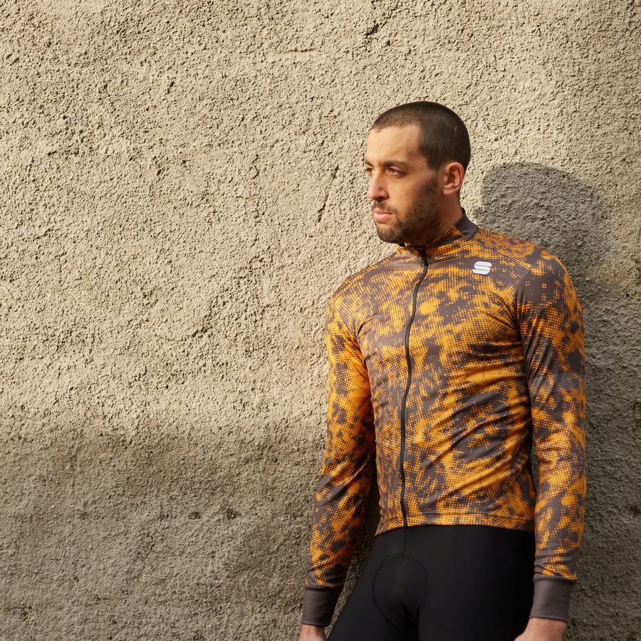 Impressie afbeelding 1 van ESCAPE SUPERGIARA THERMAL JERSEY Impressie afbeelding 1 van ESCAPE SUPERGIARA THERMAL JERSEY