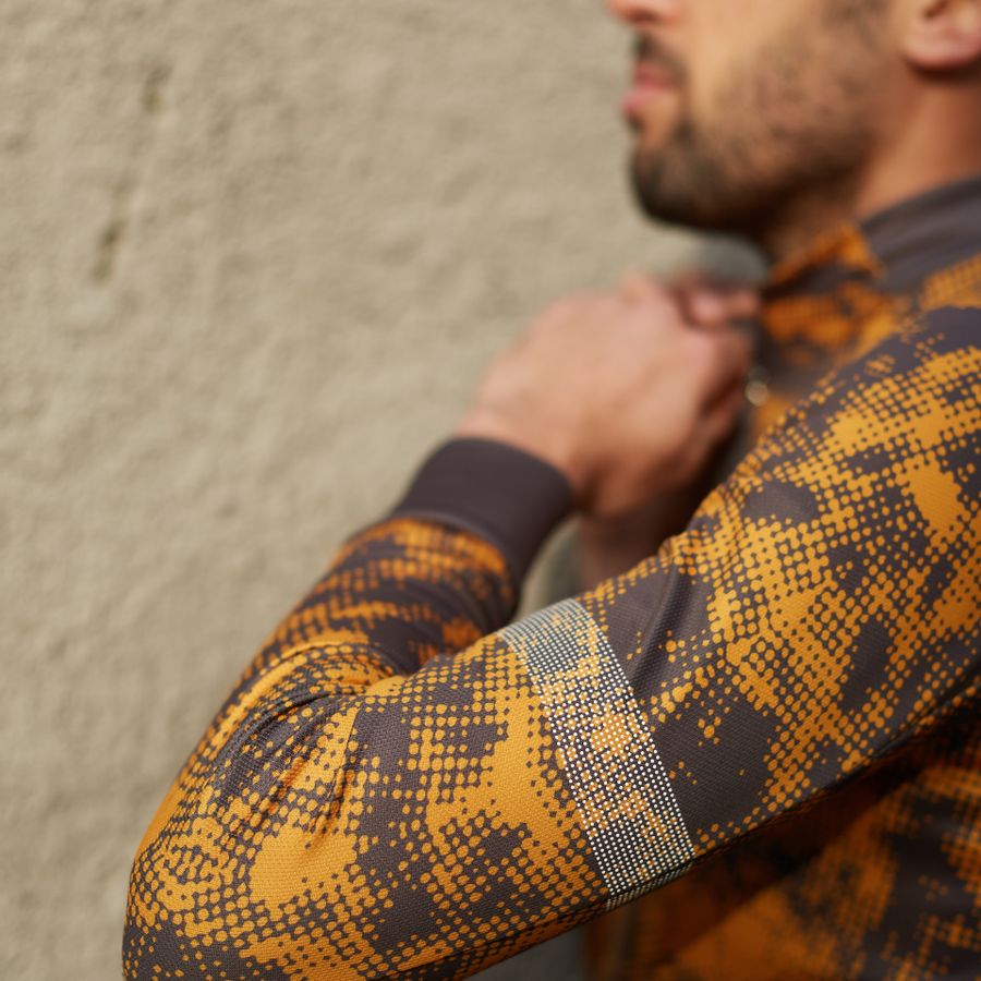 Impressie afbeelding 4 van ESCAPE SUPERGIARA THERMAL JERSEY Impressie afbeelding 4 van ESCAPE SUPERGIARA THERMAL JERSEY