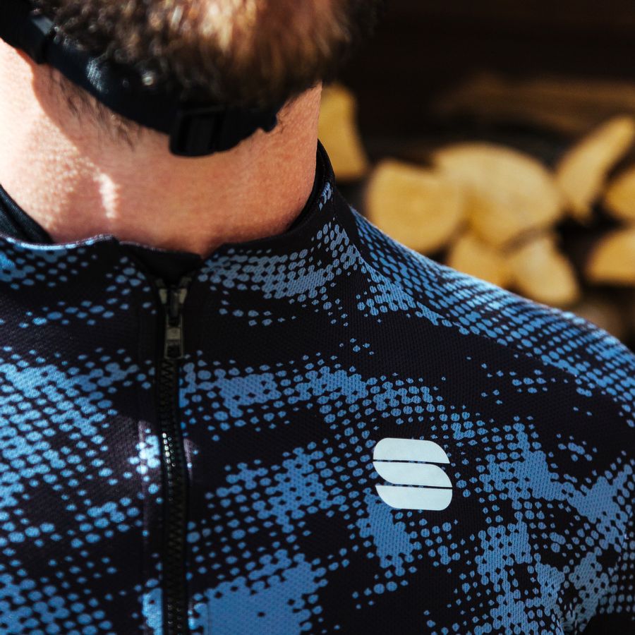Impressie afbeelding 1 van ESCAPE SUPERGIARA THERMAL JERSEY Impressie afbeelding 1 van ESCAPE SUPERGIARA THERMAL JERSEY