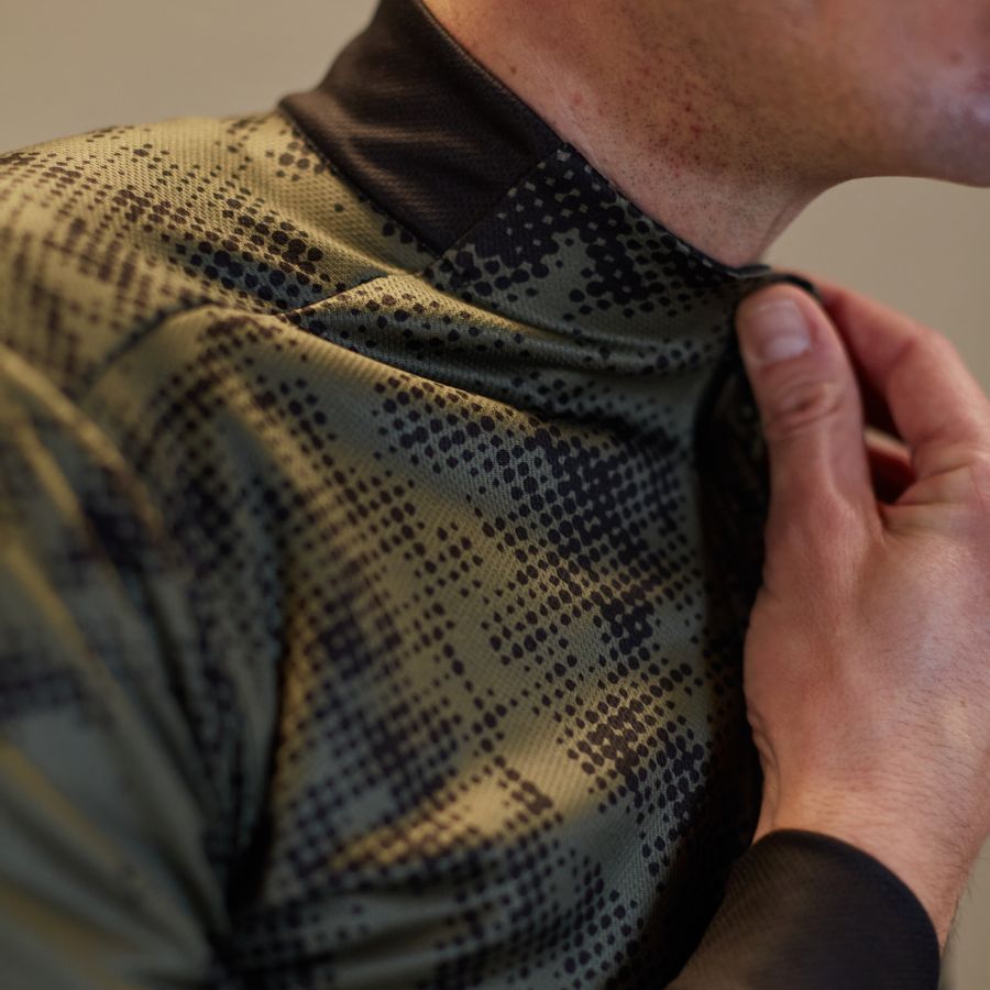 Impressie afbeelding 2 van ESCAPE SUPERGIARA THERMAL JERSEY Impressie afbeelding 2 van ESCAPE SUPERGIARA THERMAL JERSEY
