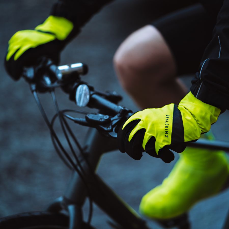 Impressie afbeelding 3 van Waterproof All Weather Cycle Glove Impressie afbeelding 3 van Waterproof All Weather Cycle Glove