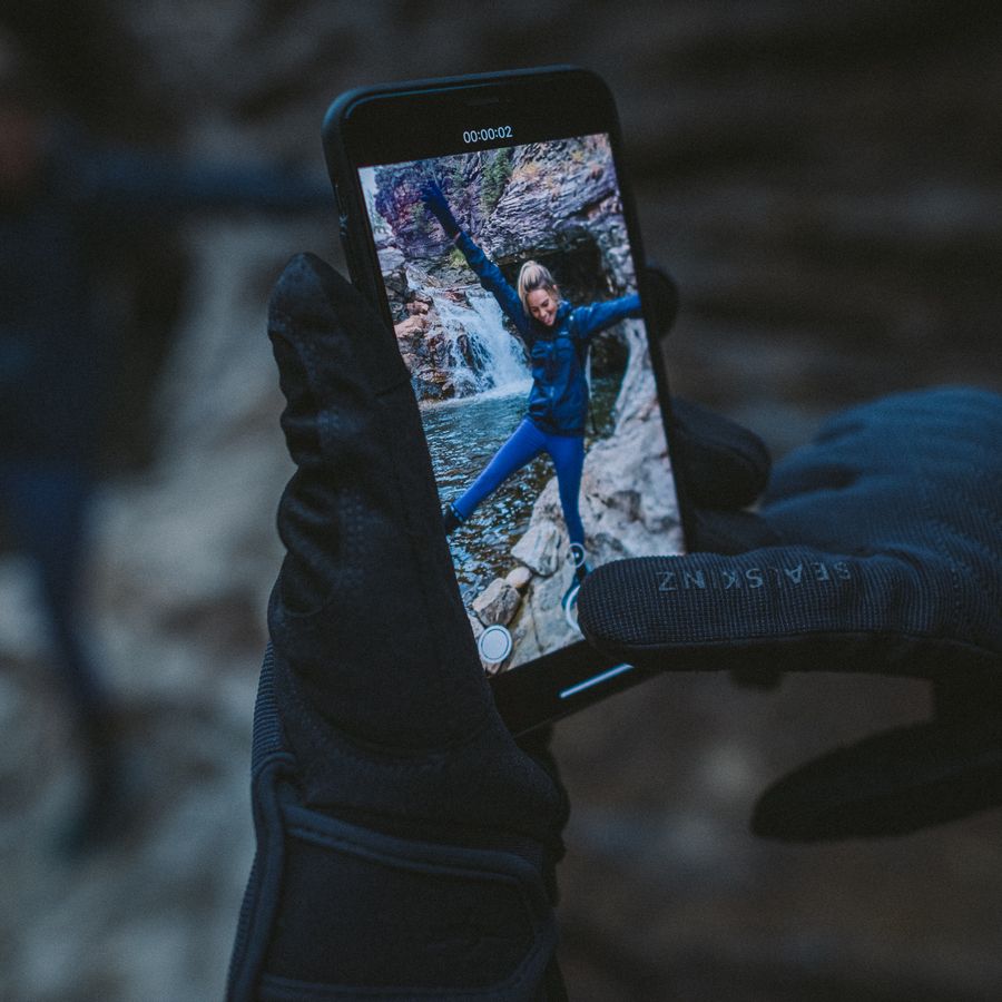 Impressie afbeelding 1 van Waterproof All Weather Multi-Activity Glove with Fusion Control Impressie afbeelding 1 van Waterproof All Weather Multi-Activity Glove with Fusion Control