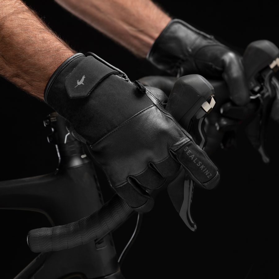 Impressie afbeelding 1 van Waterproof Cold Weather Glove with Fusion Control Impressie afbeelding 1 van Waterproof Cold Weather Glove with Fusion Control