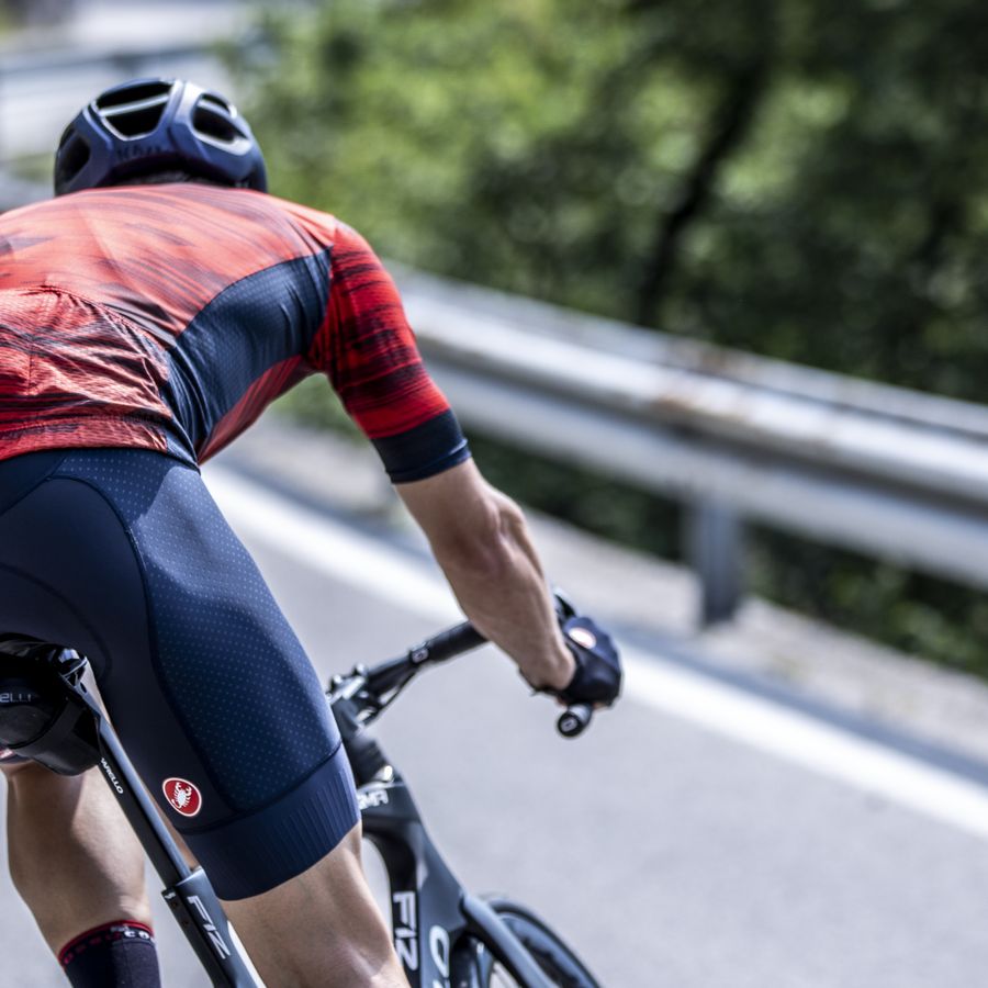 Impressie afbeelding 1 van FREE AERO RACE 4 BIBSHORT Impressie afbeelding 1 van FREE AERO RACE 4 BIBSHORT