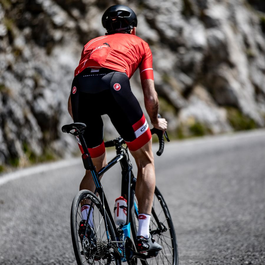 Impressie afbeelding 3 van COMPETIZIONE BIBSHORT - KIT Impressie afbeelding 3 van COMPETIZIONE BIBSHORT - KIT