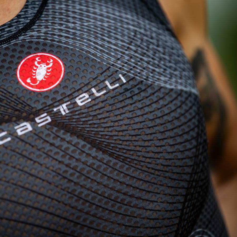 Impressie afbeelding 1 van PRO MESH SHORT SLEEVE Impressie afbeelding 1 van PRO MESH SHORT SLEEVE