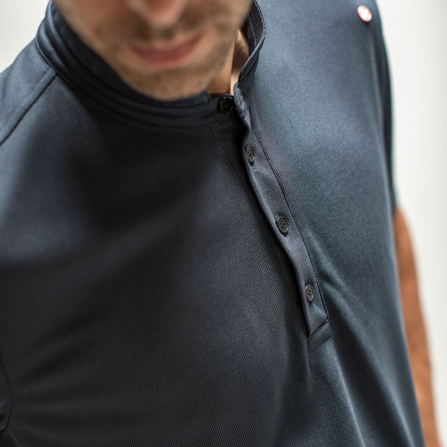 Impressie afbeelding 4 van TECH POLO Impressie afbeelding 4 van TECH POLO