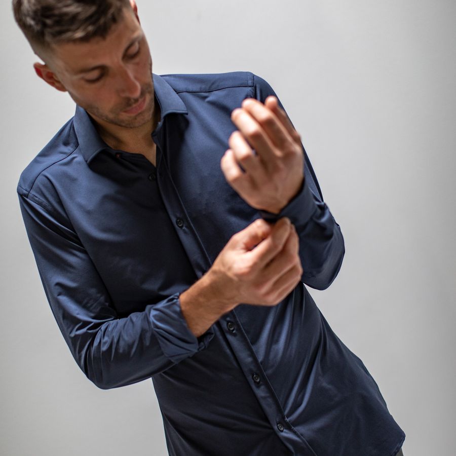 Impressie afbeelding 3 van VG BUTTON SHIRT Impressie afbeelding 3 van VG BUTTON SHIRT