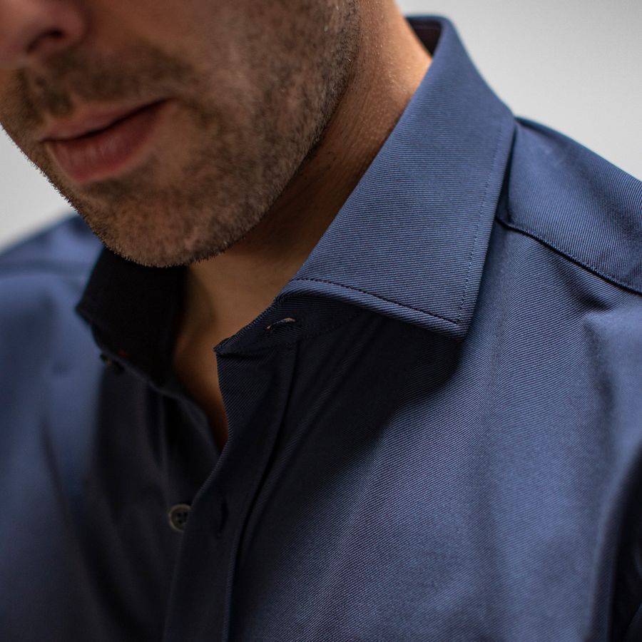 Impressie afbeelding 4 van VG BUTTON SHIRT Impressie afbeelding 4 van VG BUTTON SHIRT