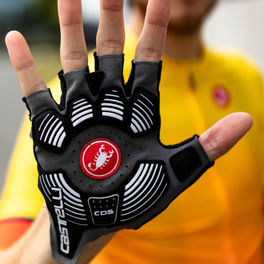 Impressie afbeelding 3 van ROSSO CORSA PRO V GLOVE Impressie afbeelding 3 van ROSSO CORSA PRO V GLOVE