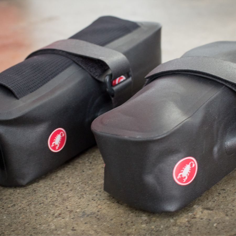 Impressie afbeelding 1 van UNDERSADDLE MINI Impressie afbeelding 1 van UNDERSADDLE MINI